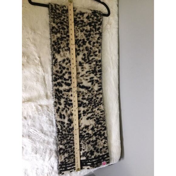 Juicy couture oversized animal print blanket scarf with fringe new! - Picture 3 of 5